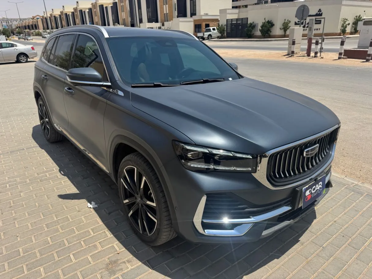 Car image 3