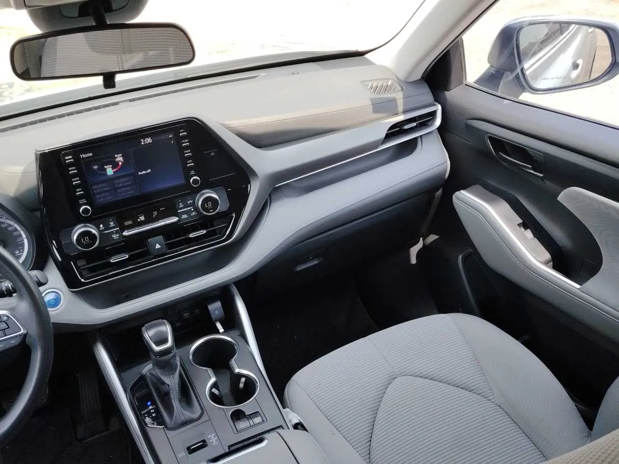 Car image 21