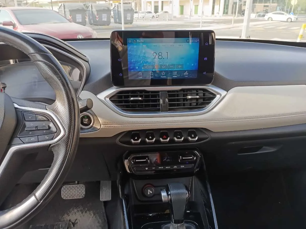 Car image 16