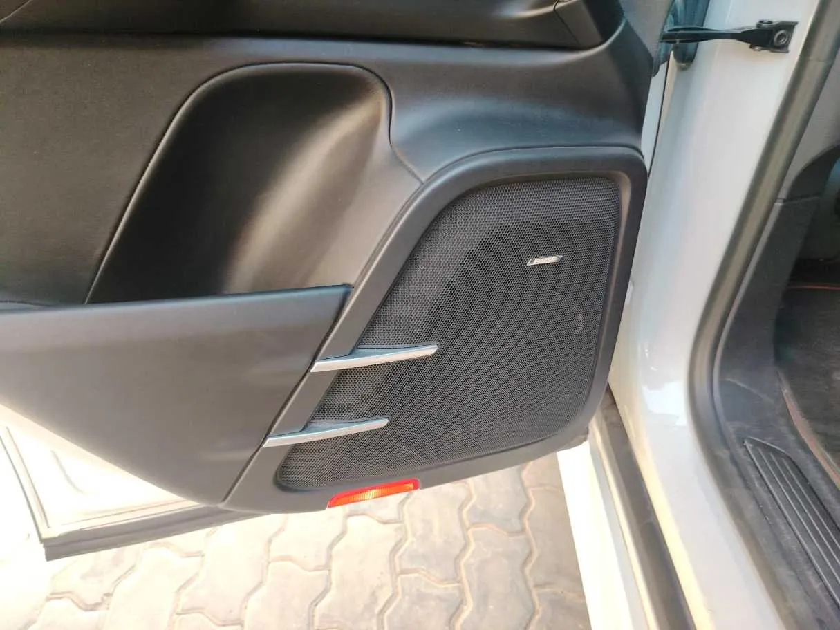 Car image 33
