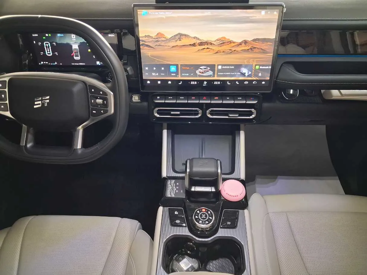 Car image 16