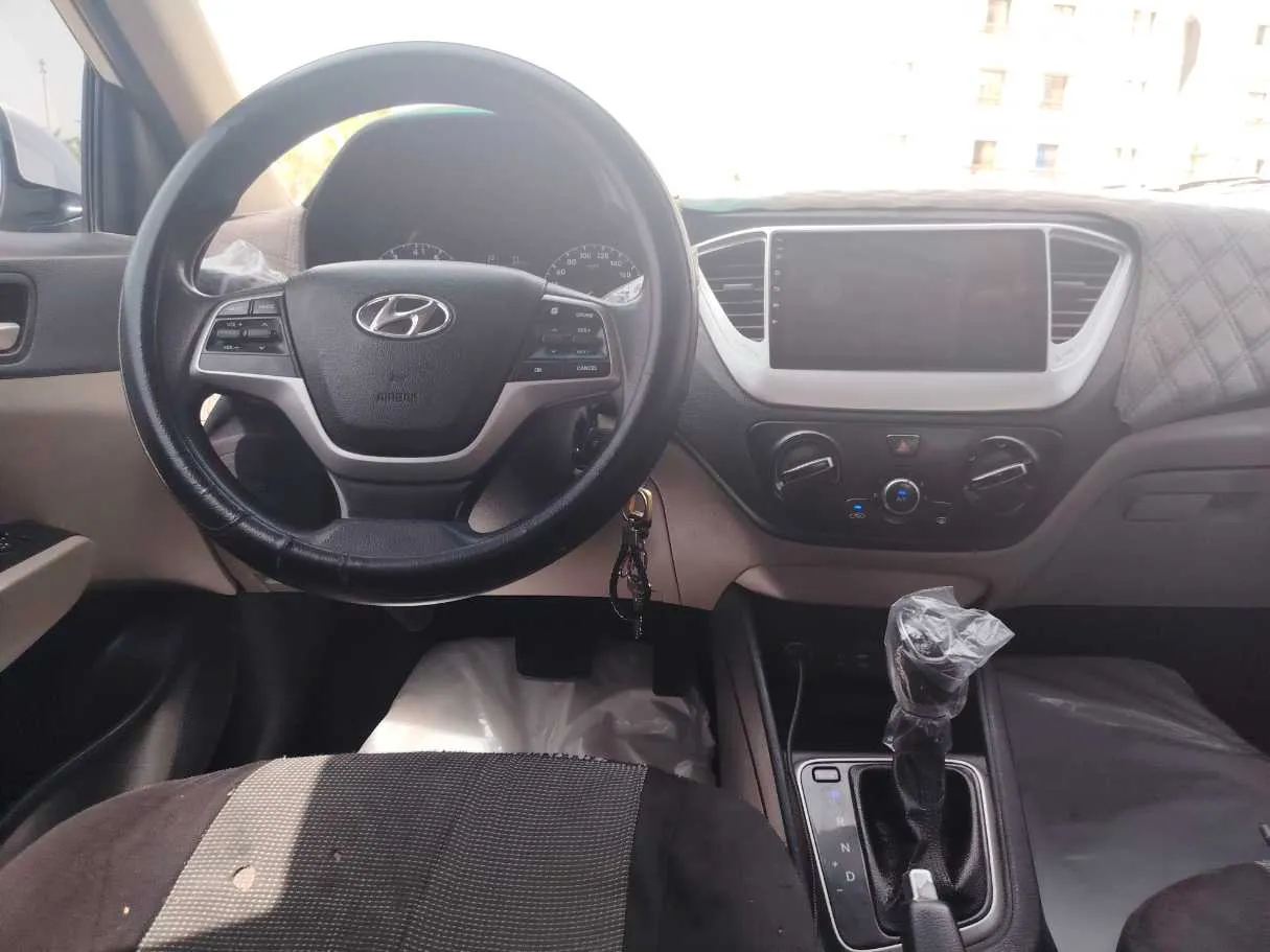 Car image 20