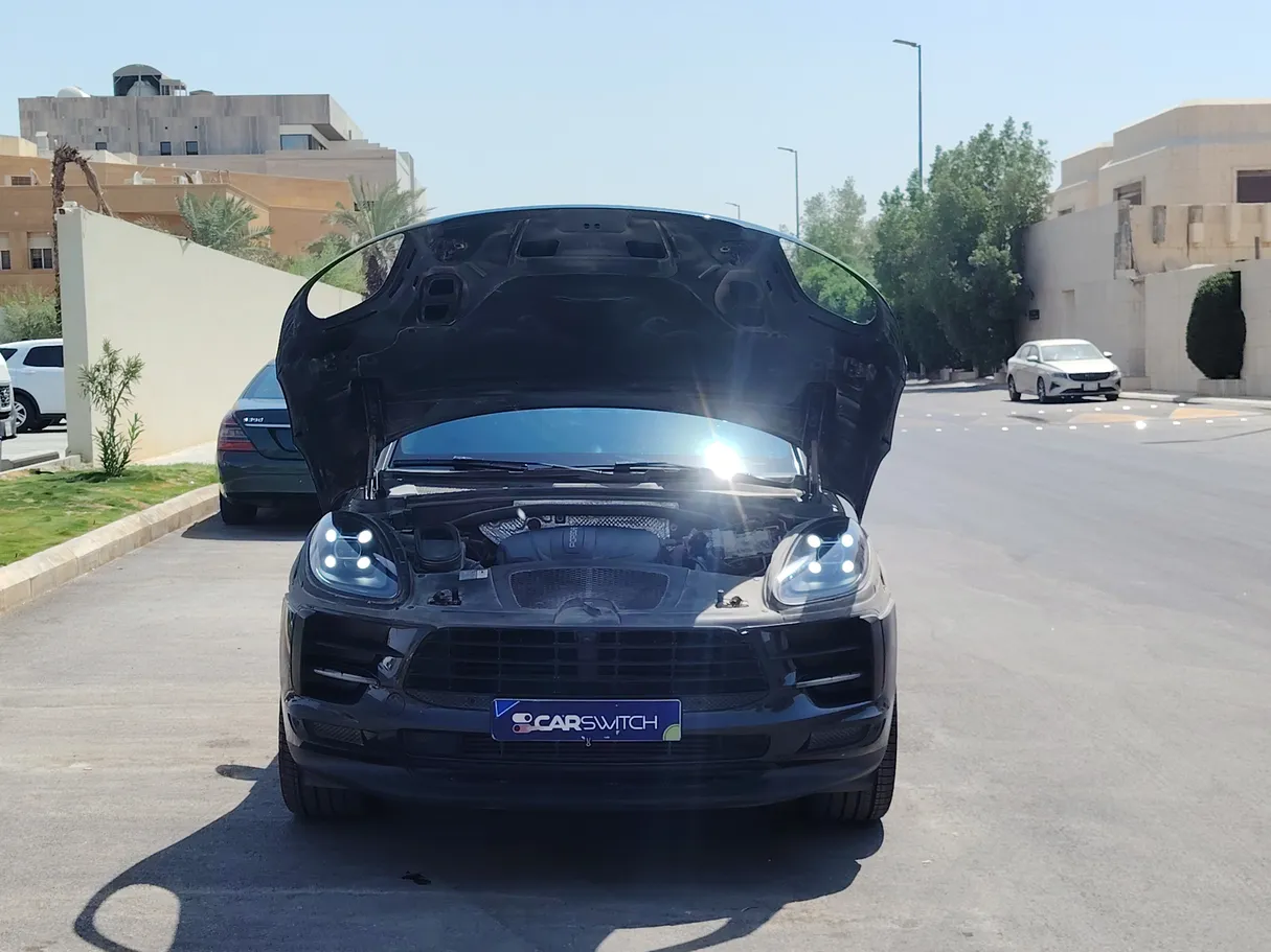 Car image 32