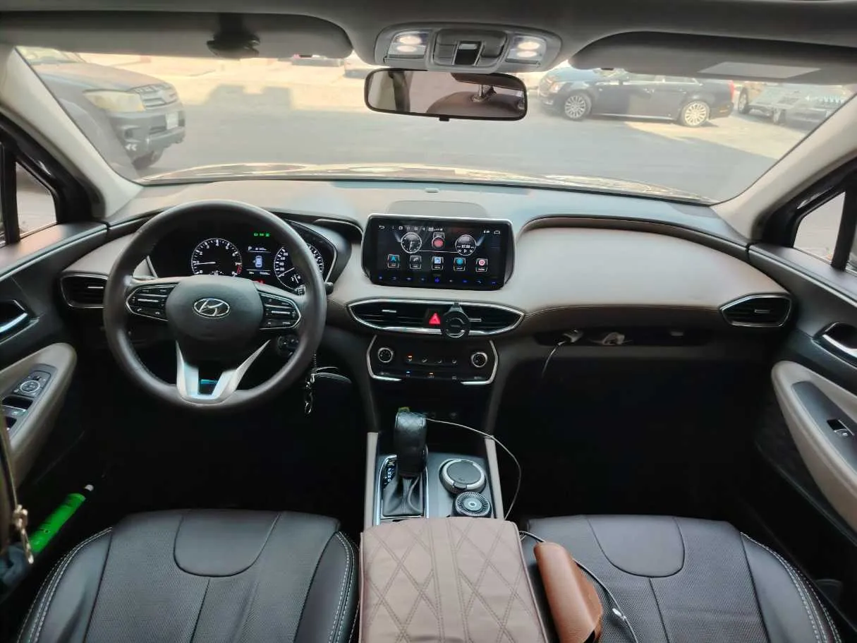 Car image 23