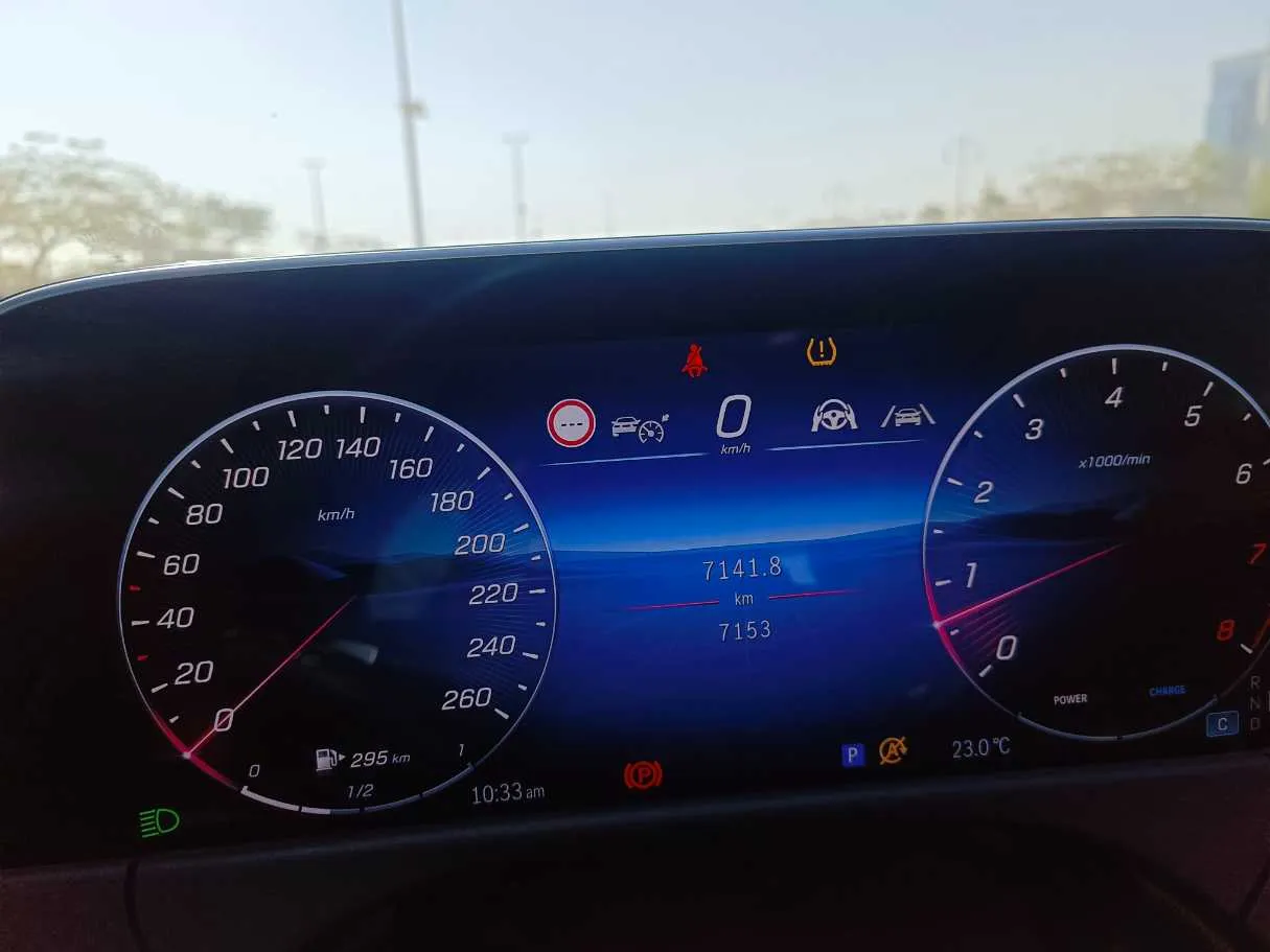 Car image 27