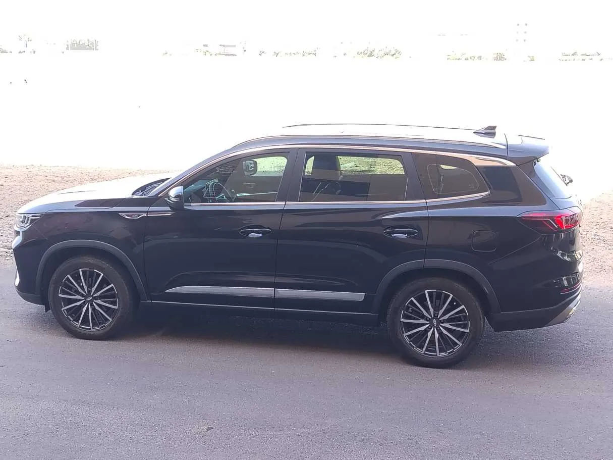 Car image 8