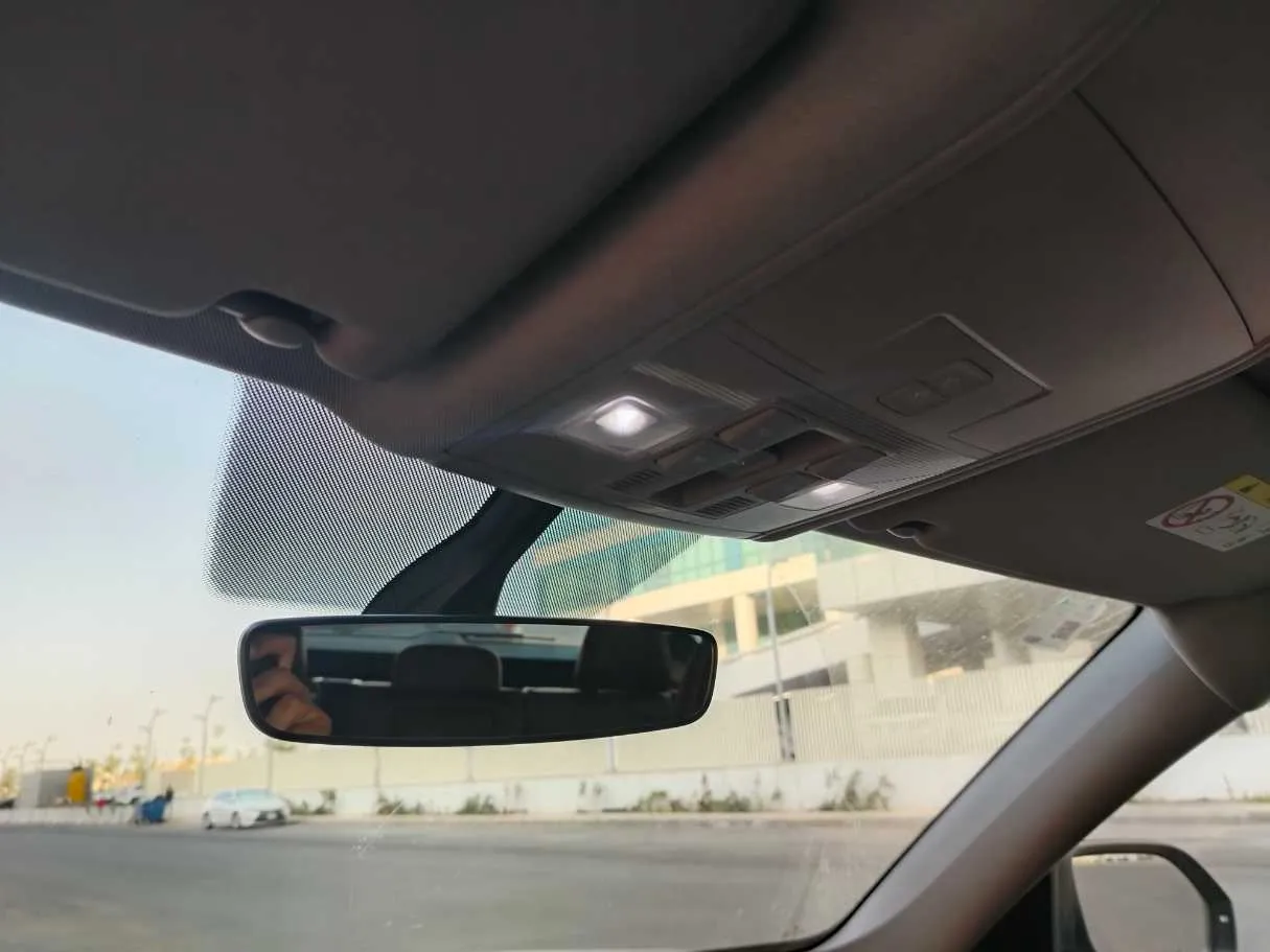 Car image 38