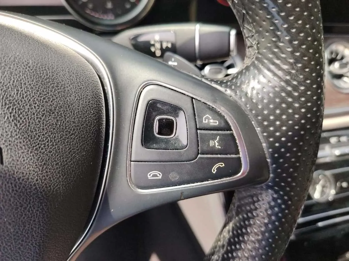 Car image 39