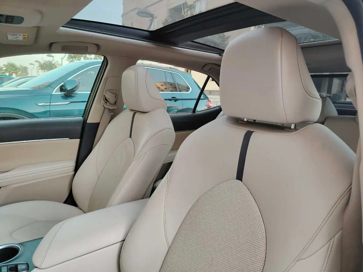 Car image 15