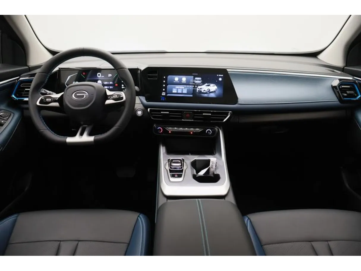 Car image 14