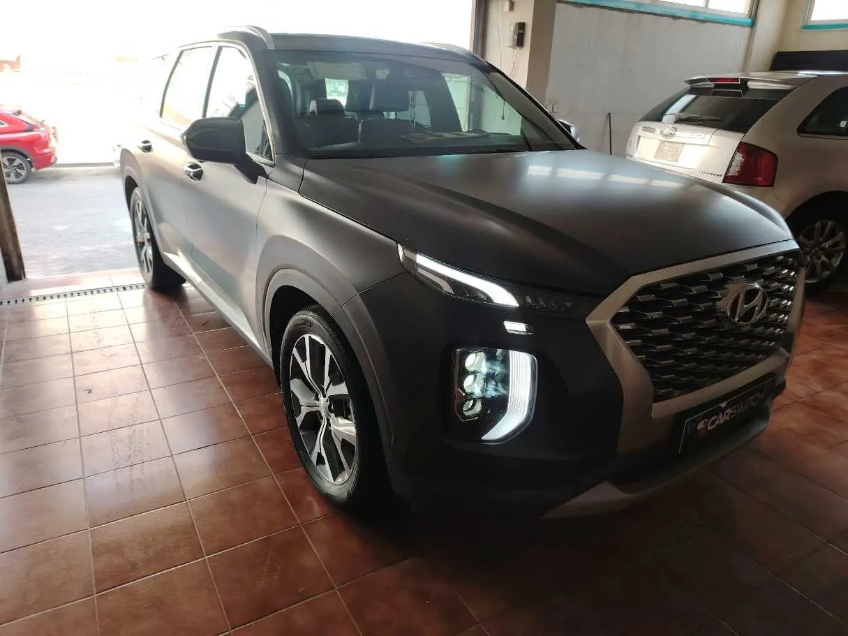 Car image 3