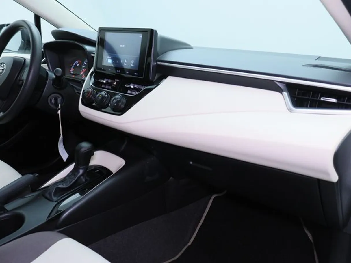 Car image 10