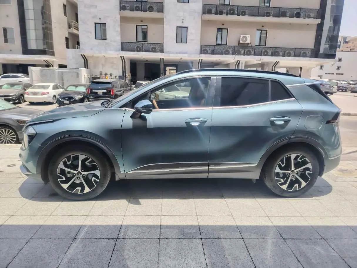 Car image 8