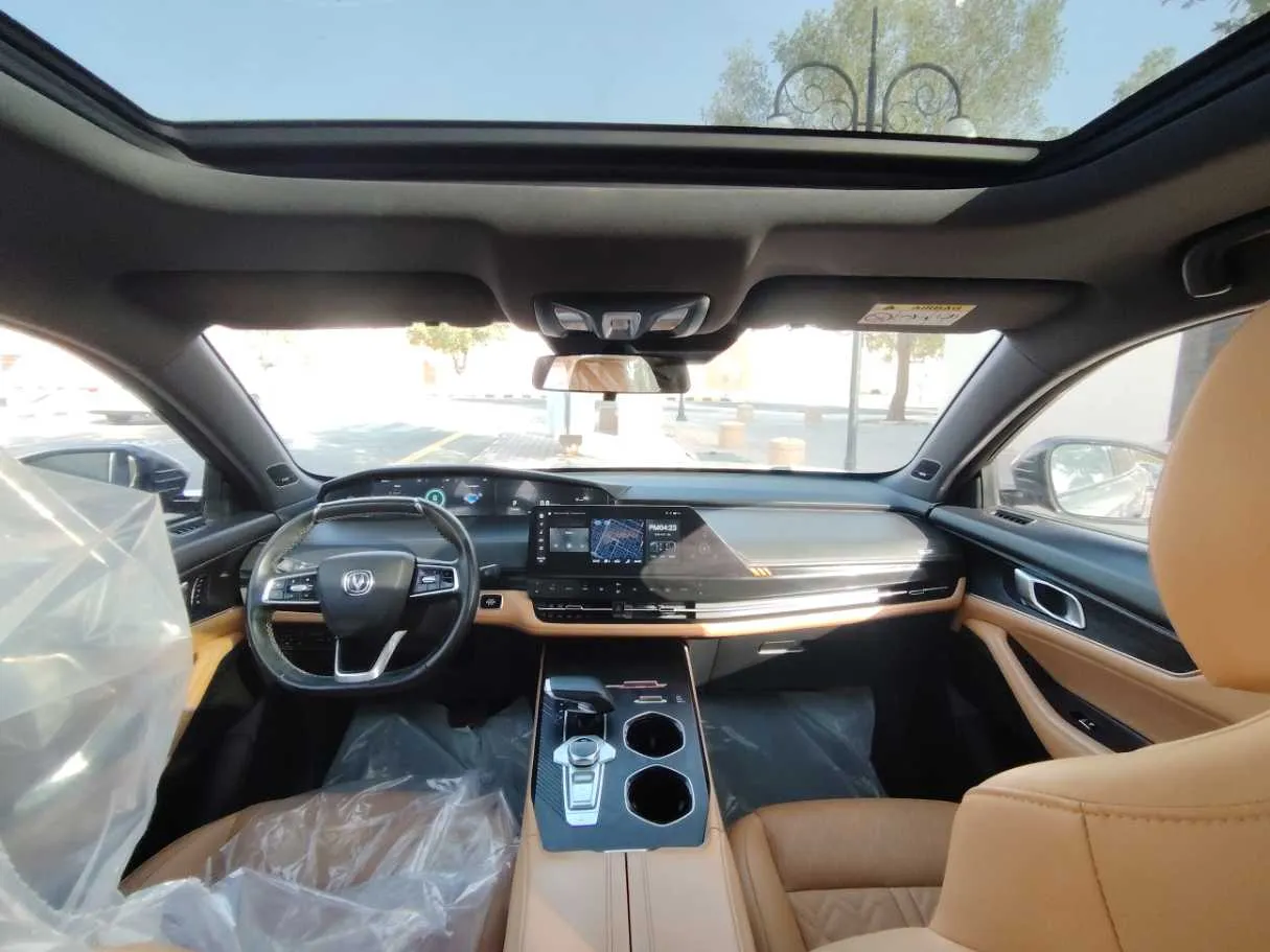 Car image 18