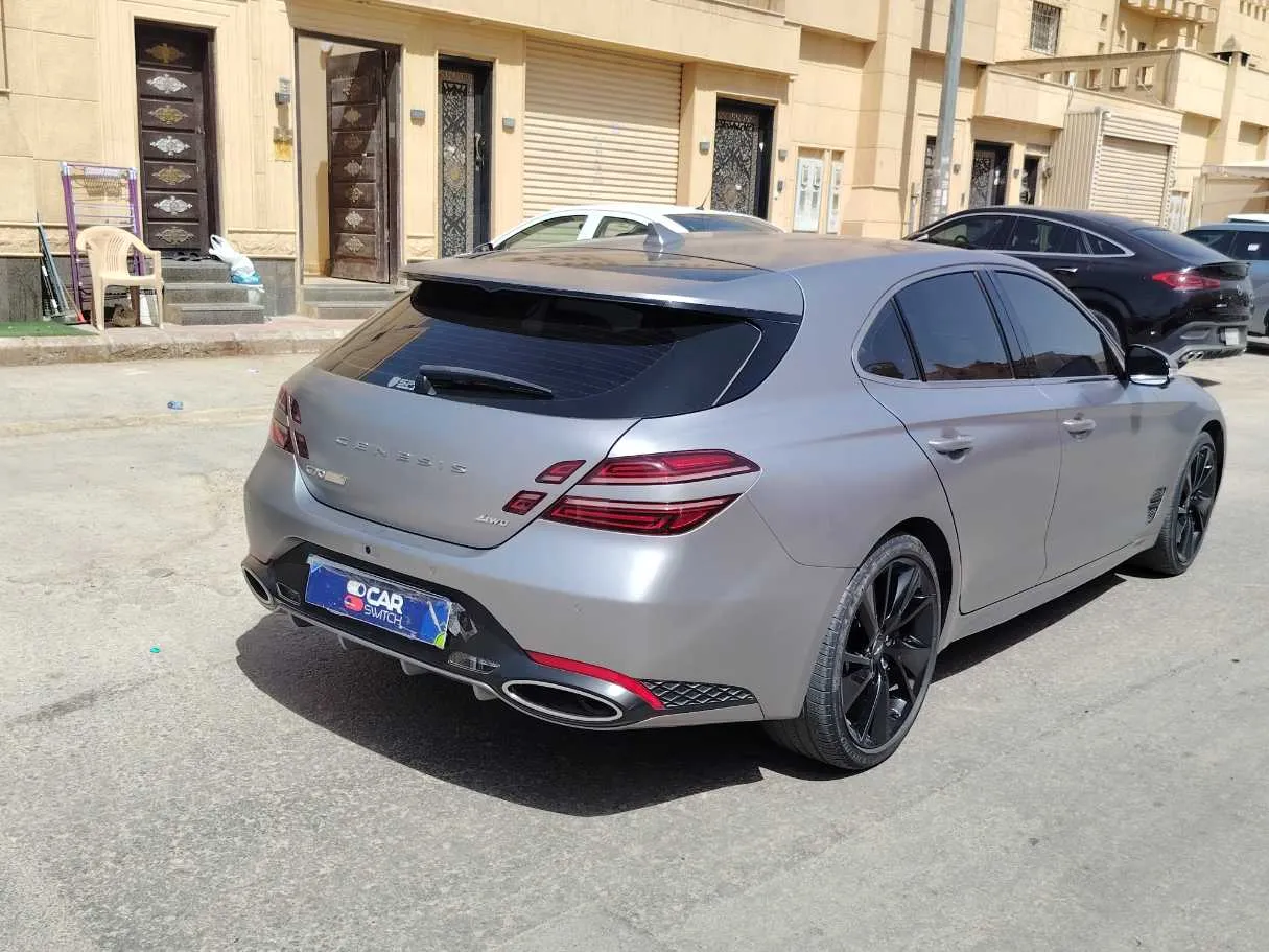 Car image 5