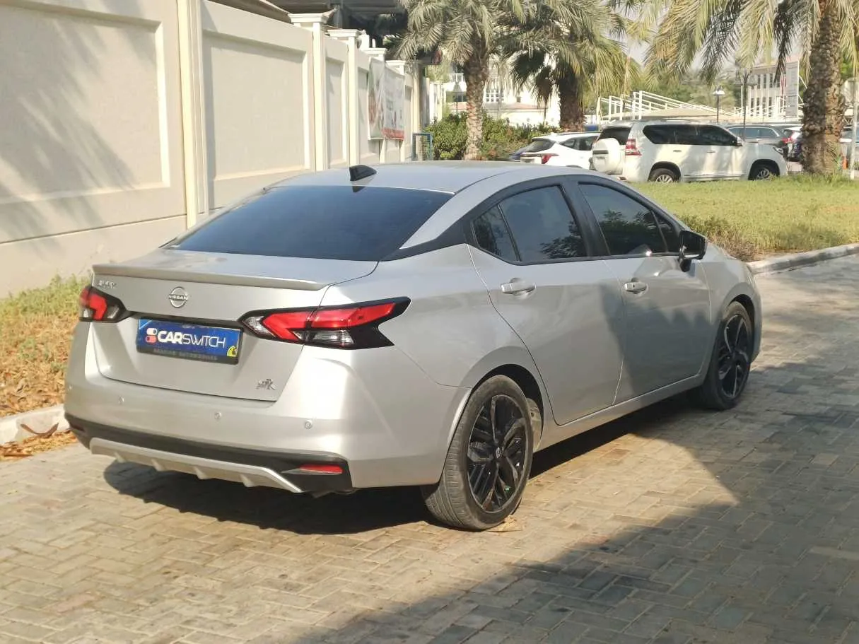 Car image 5