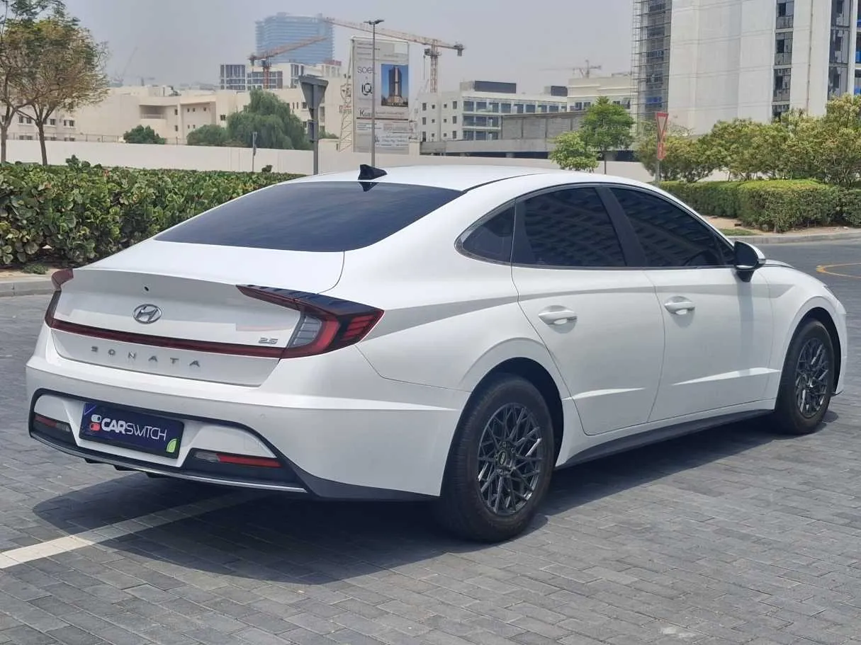 Car image 7