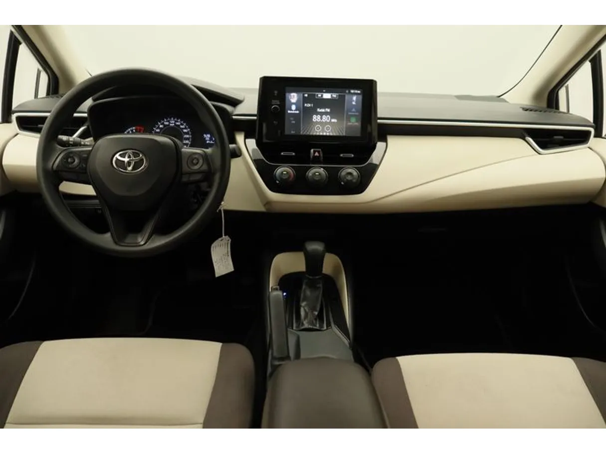 Car image 14