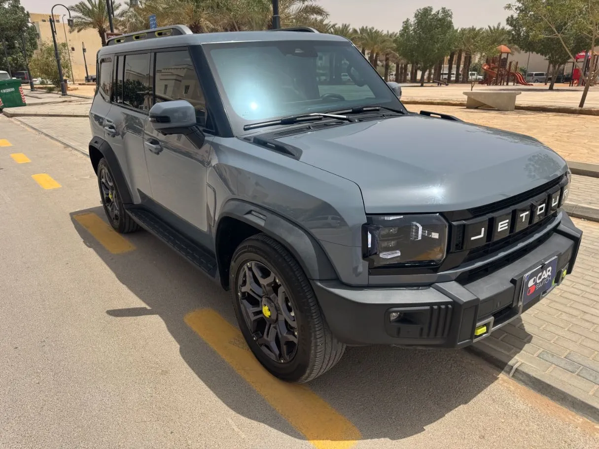 Car image 3