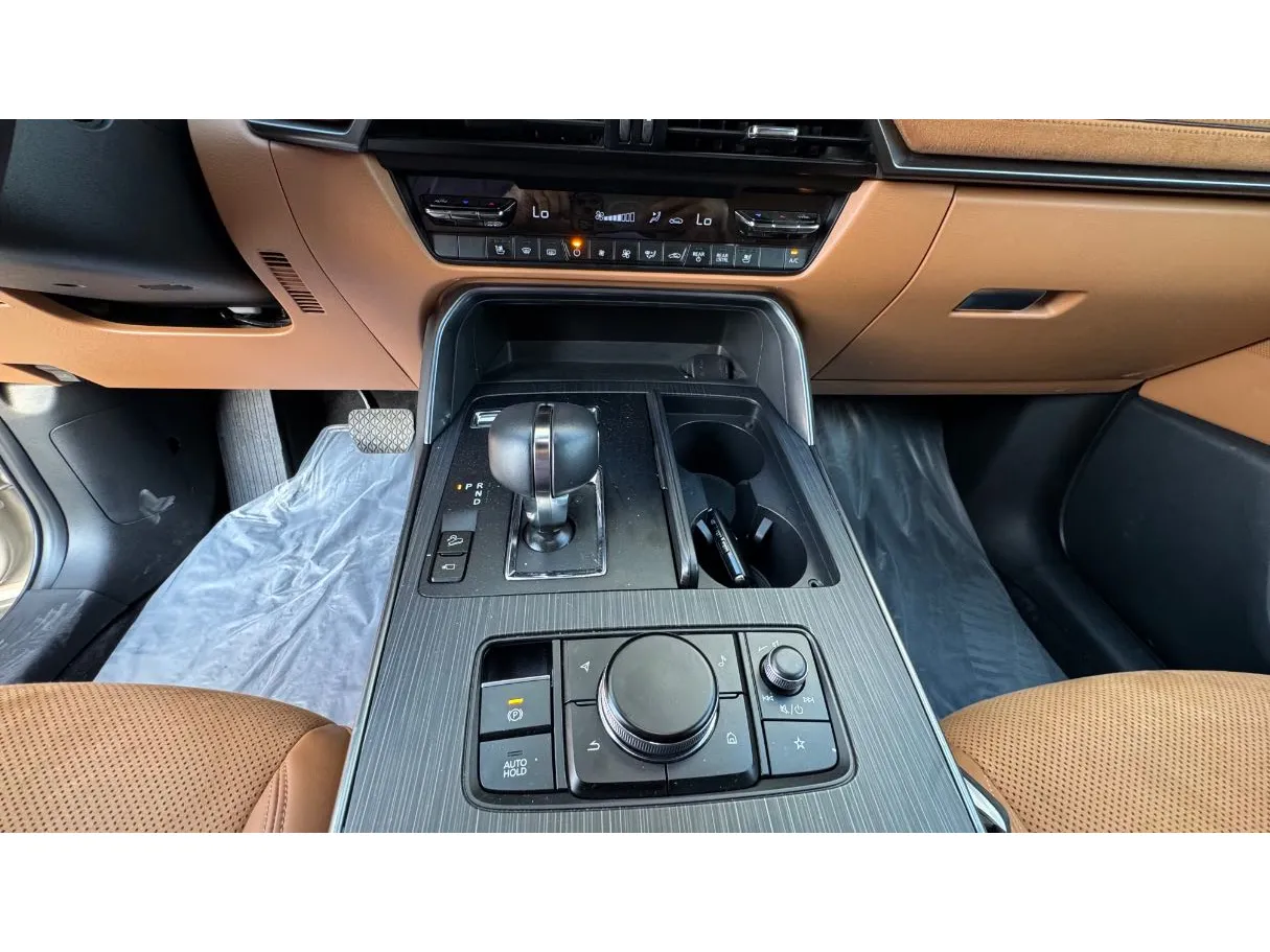 Car image 17
