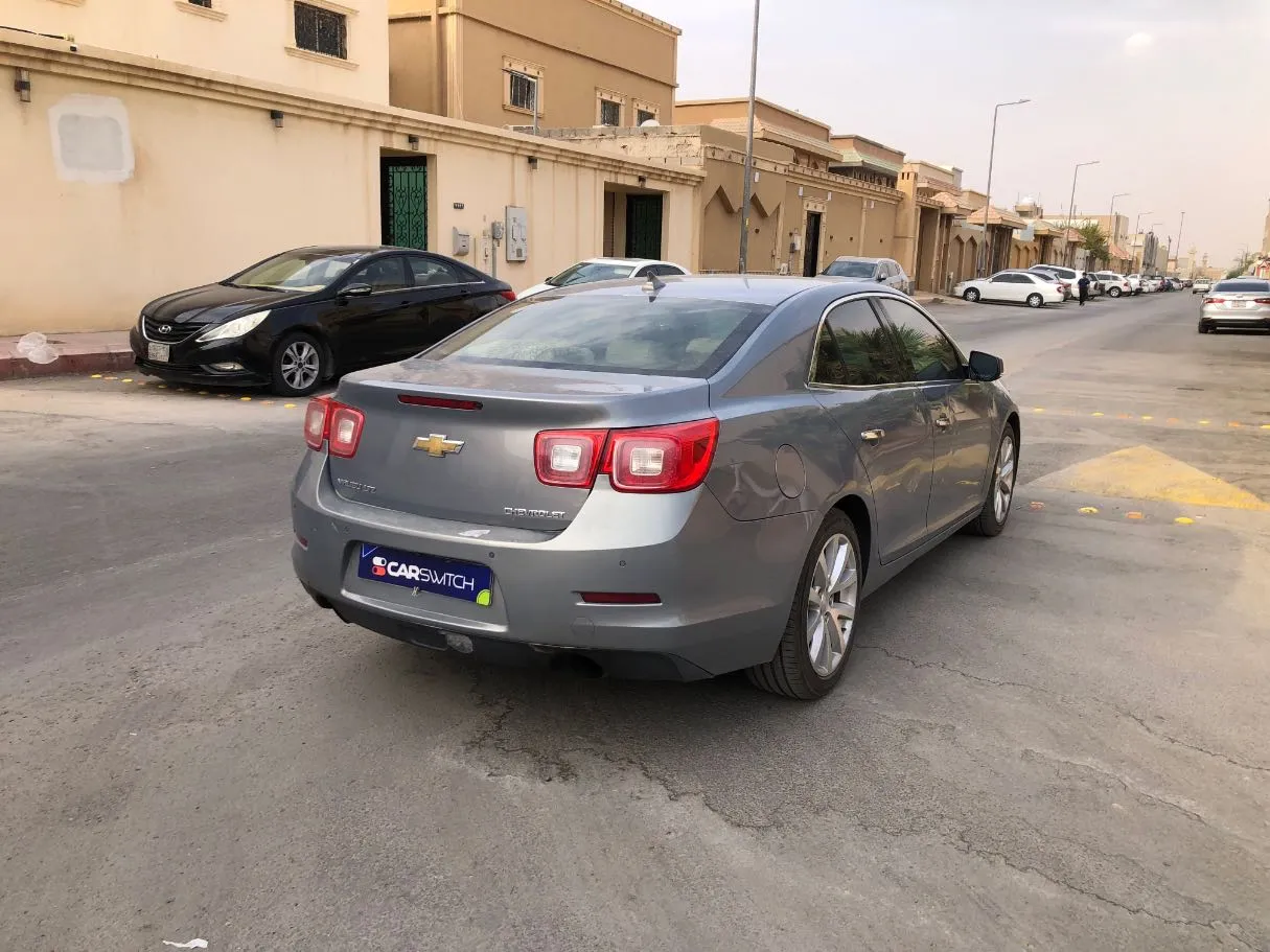 Car image 5