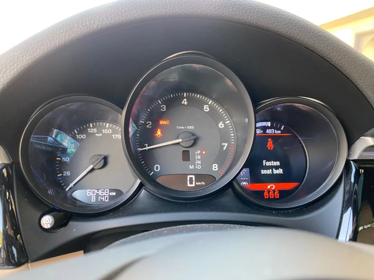Car image 18