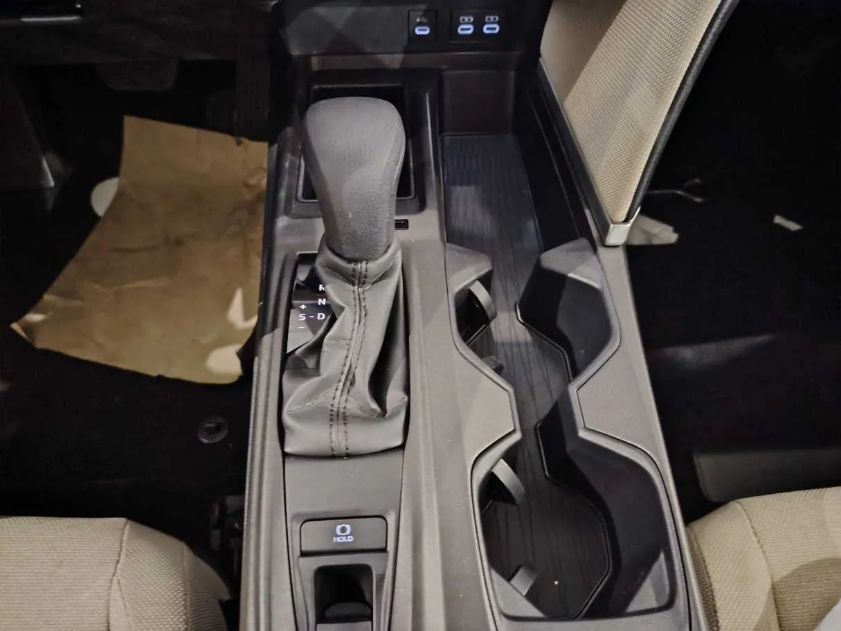 Car image 26