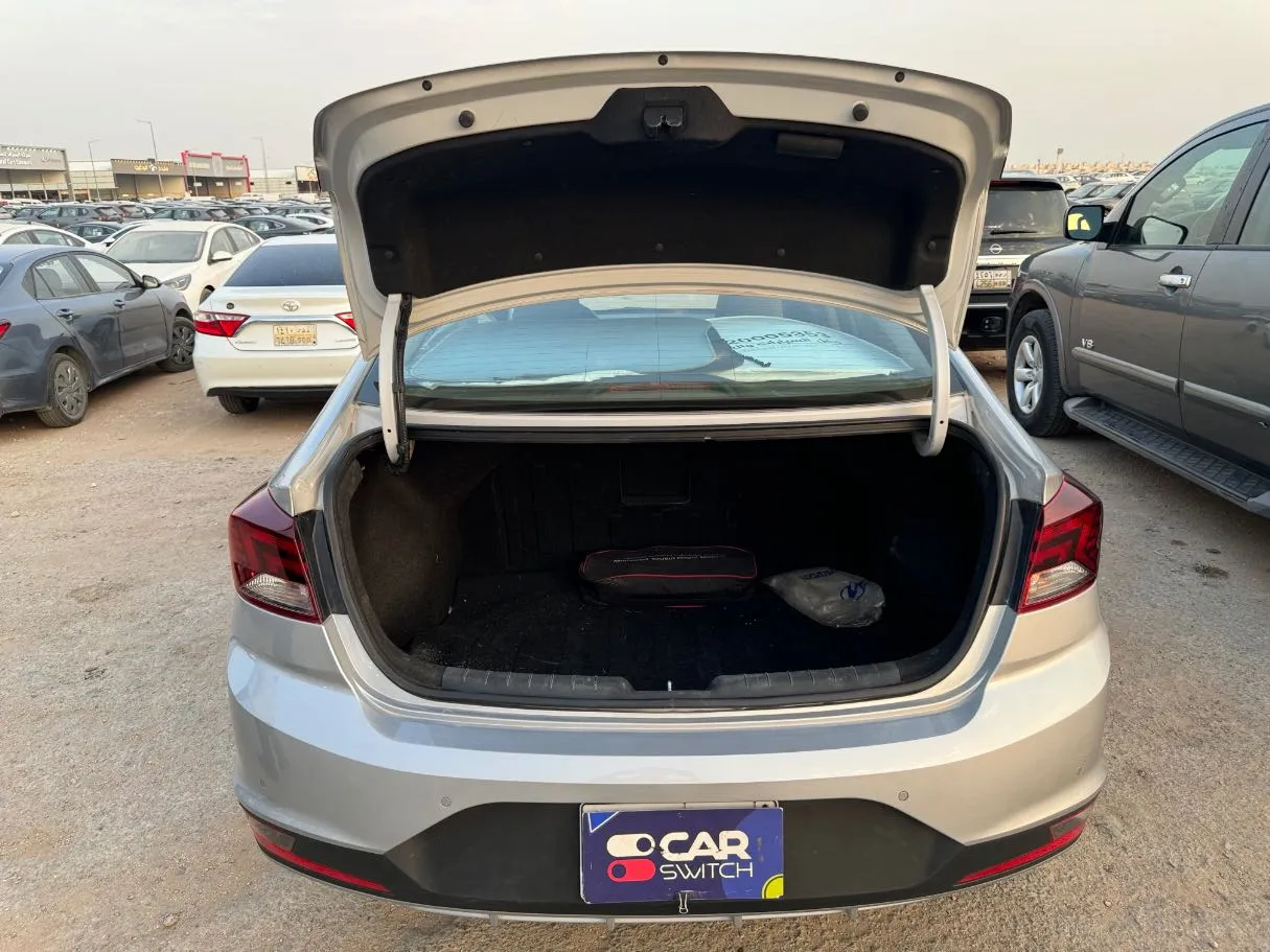 Car image 20