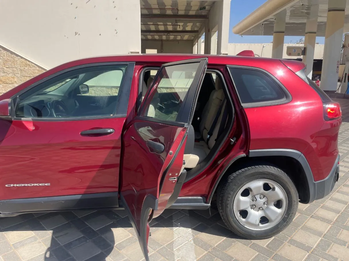 Car image 15