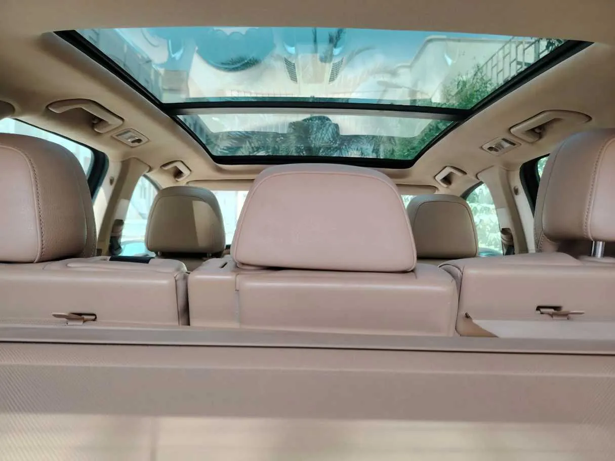 Car image 21