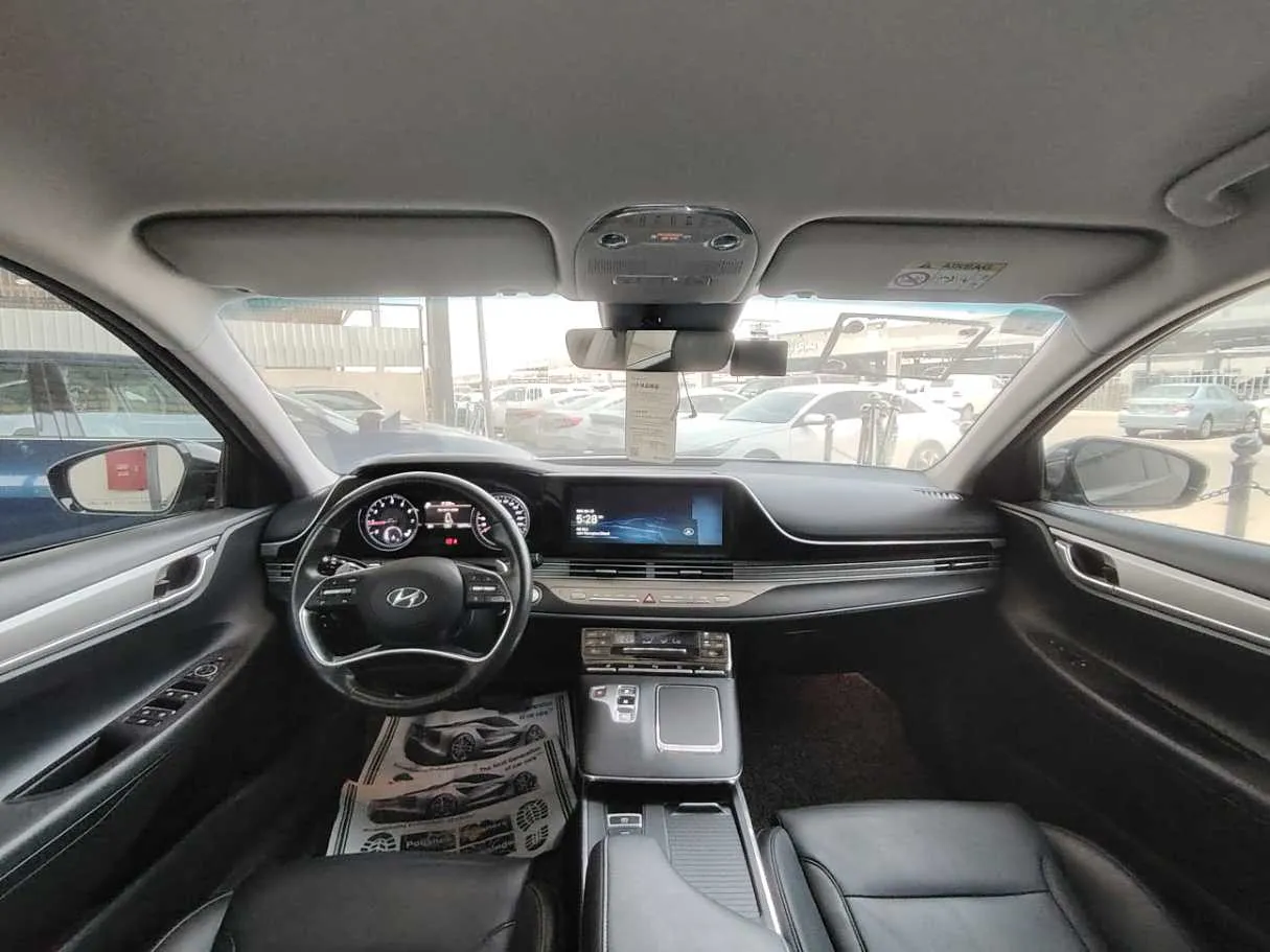 Car image 21