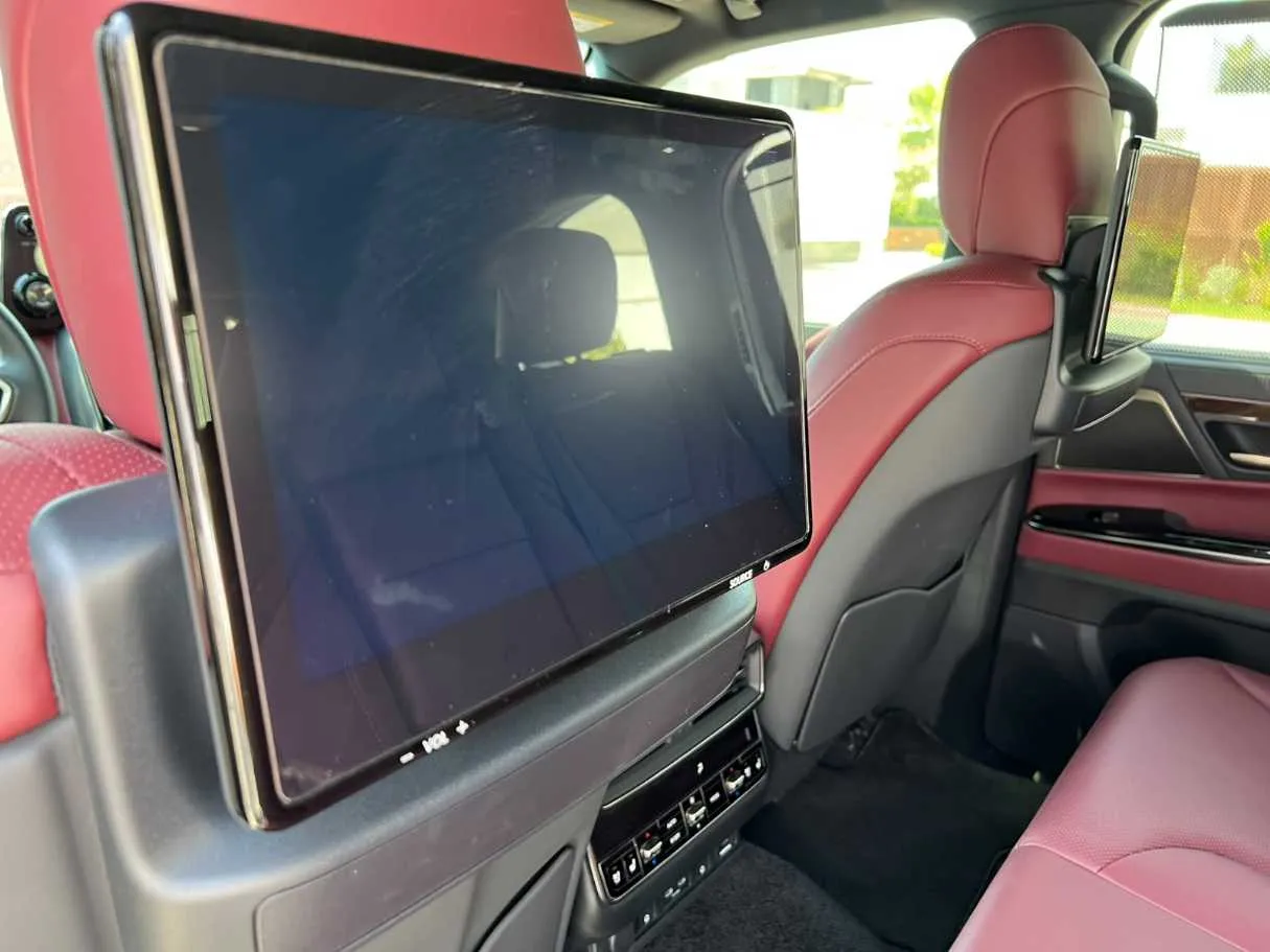 Car image 33