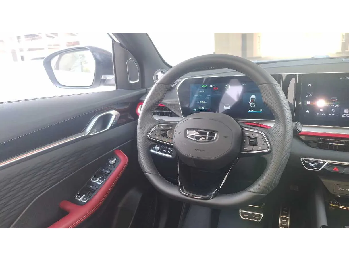 Car image 14