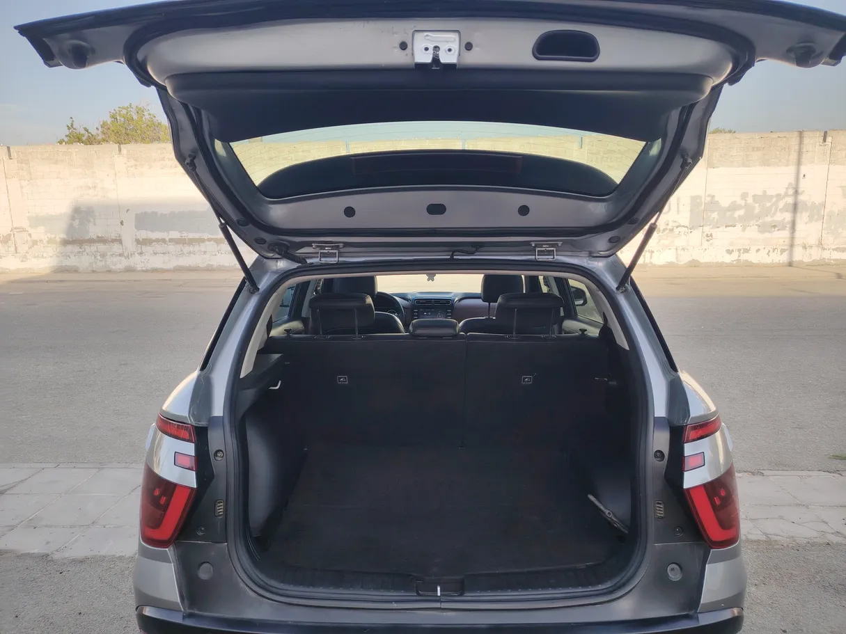 Car image 24