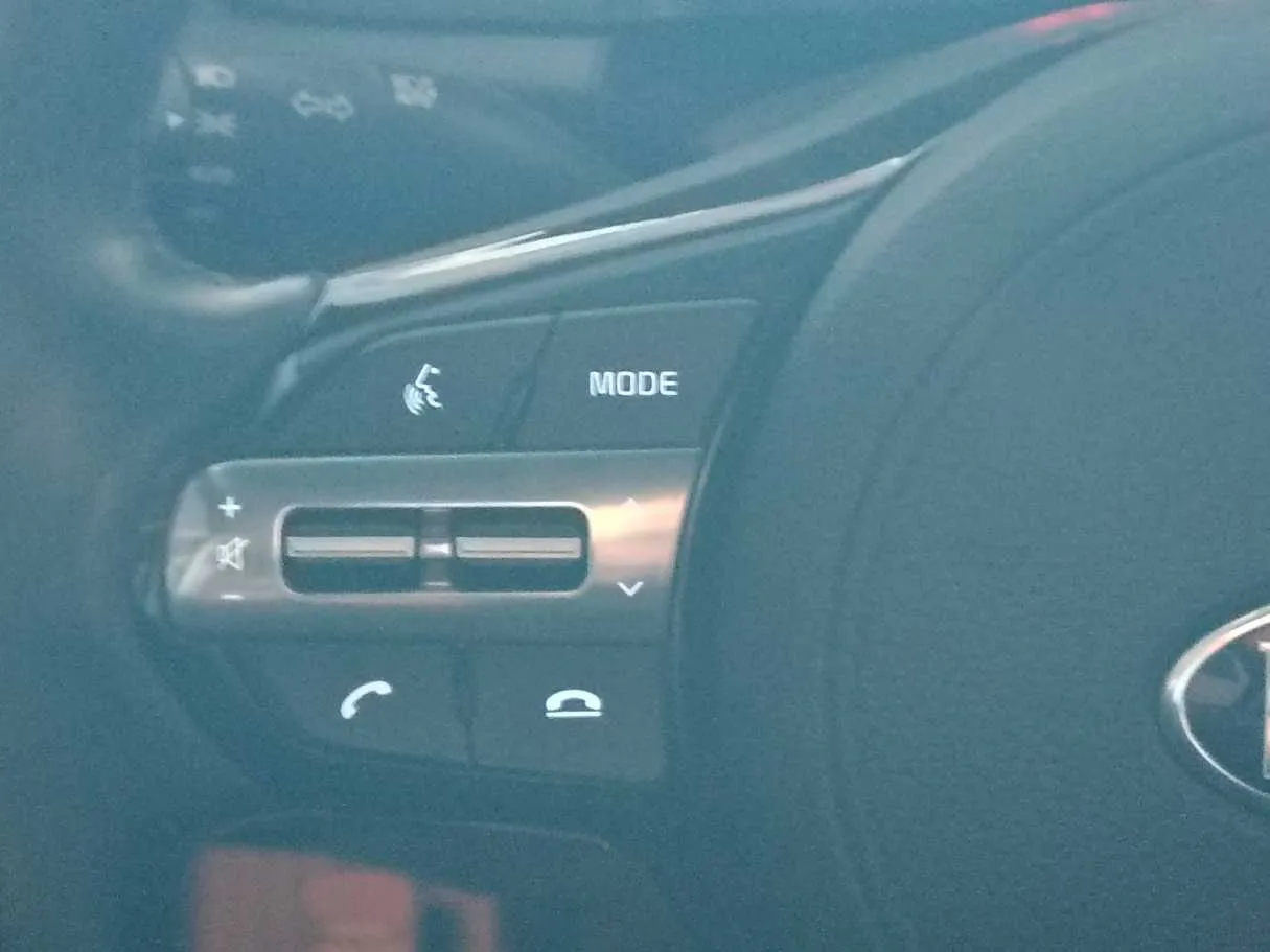 Car image 32