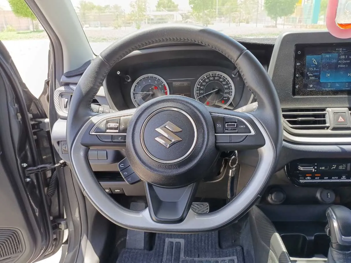 Car image 17