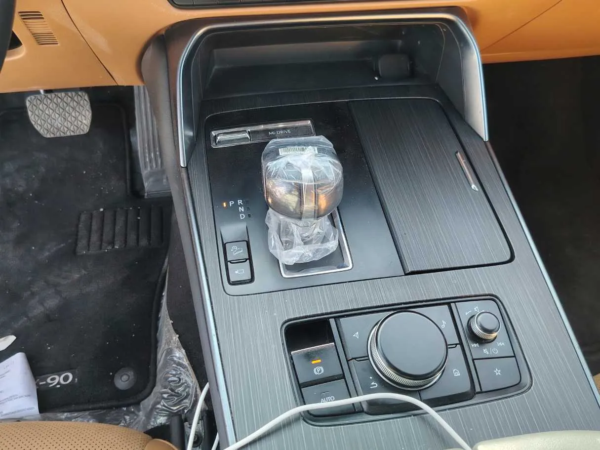 Car image 21