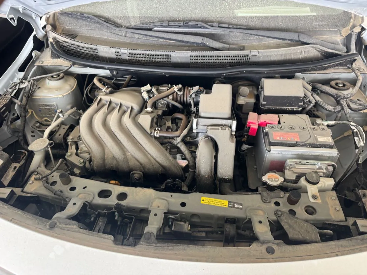 Car image 17