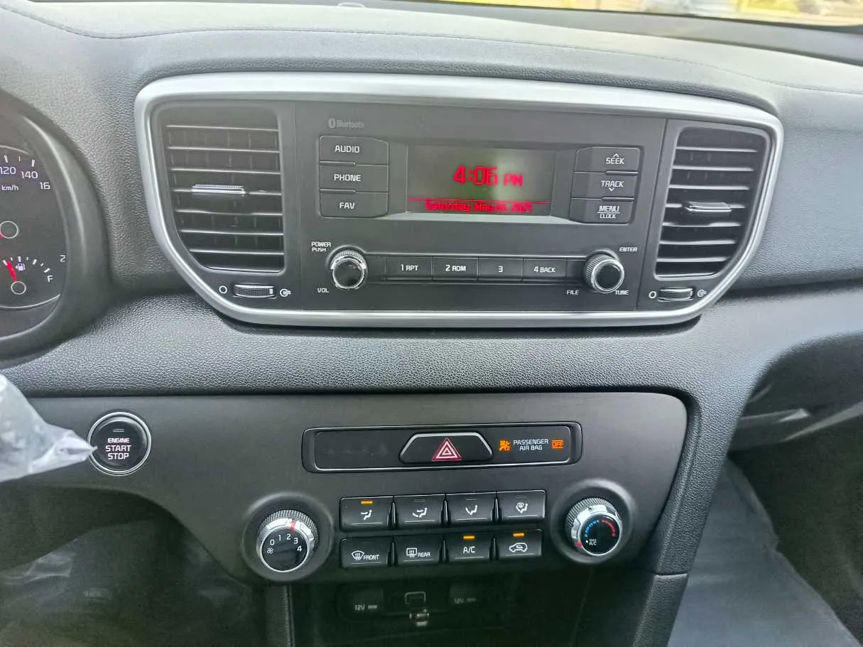 Car image 23