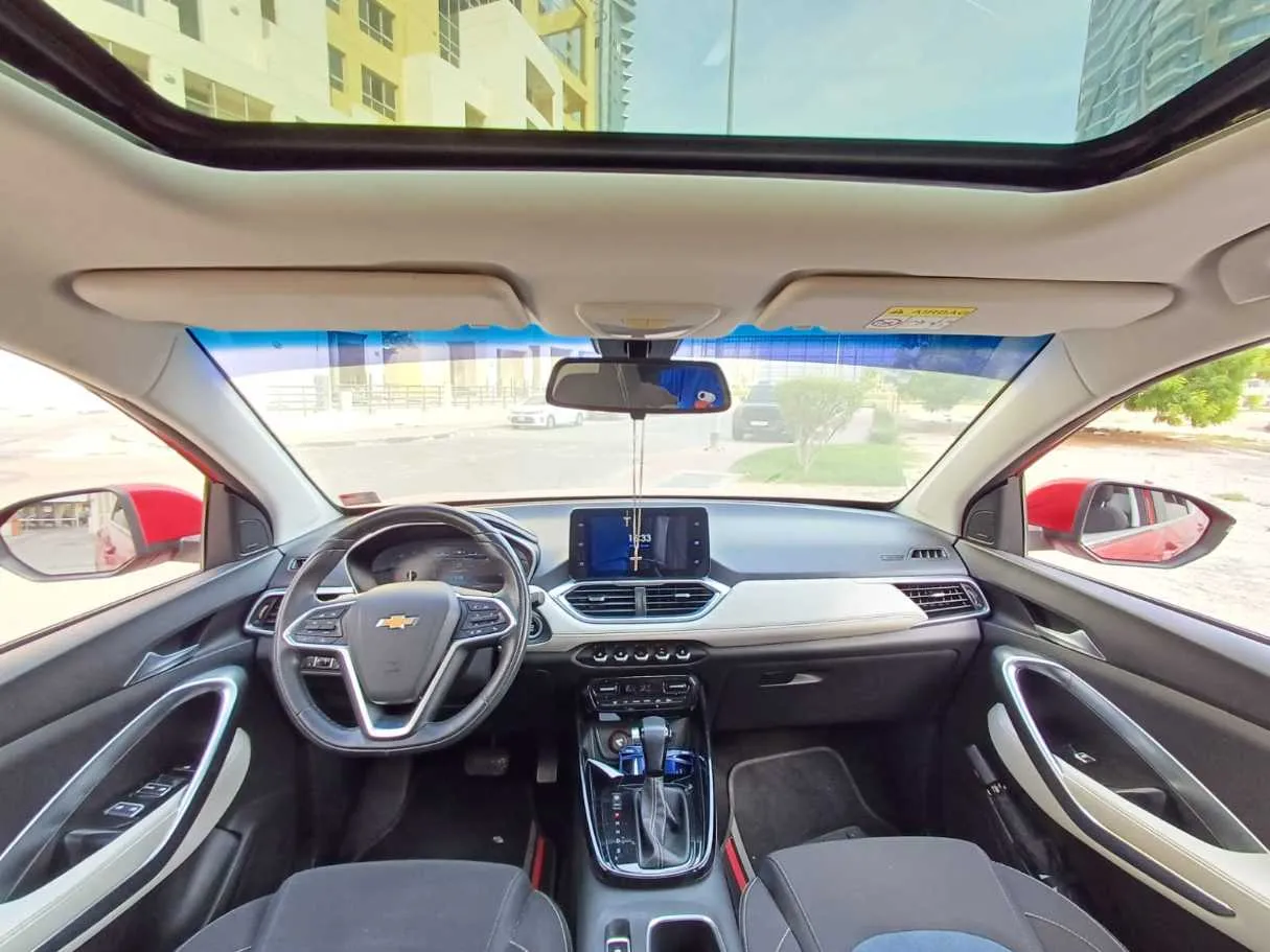 Car image 17