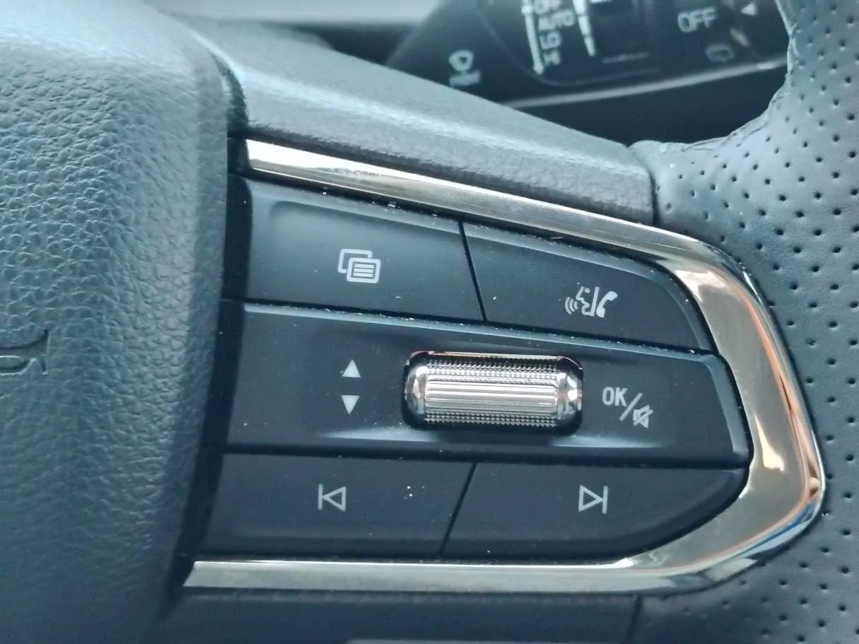 Car image 34