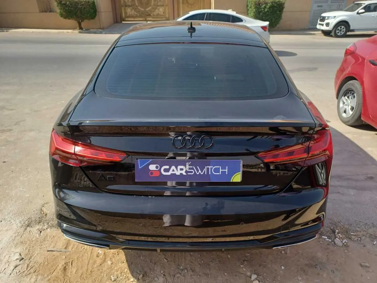 Car image 5