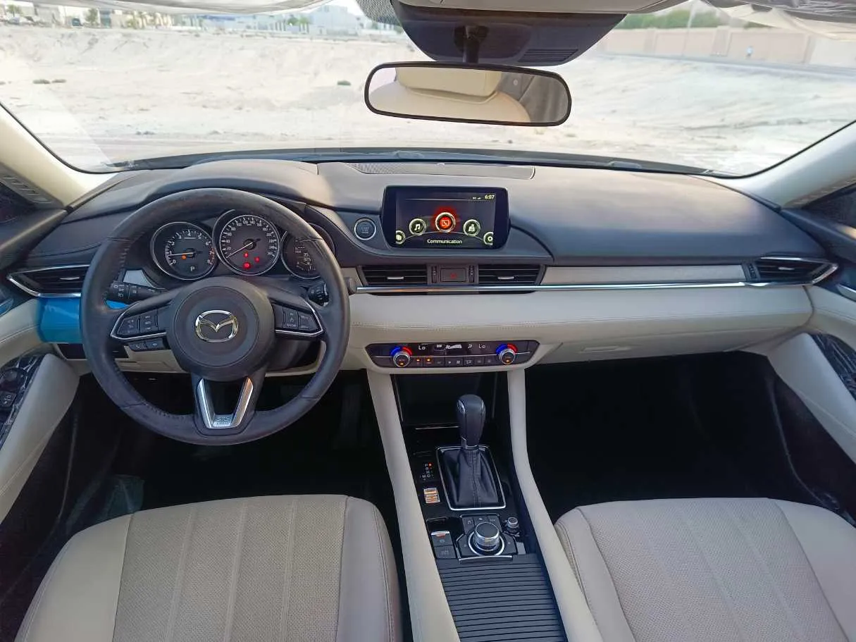 Car image 25