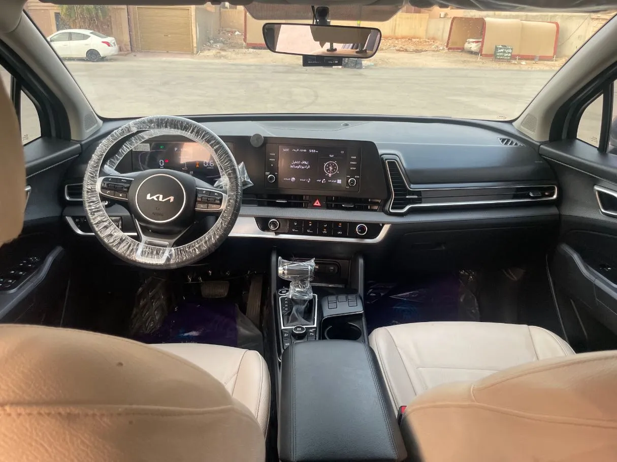 Car image 17