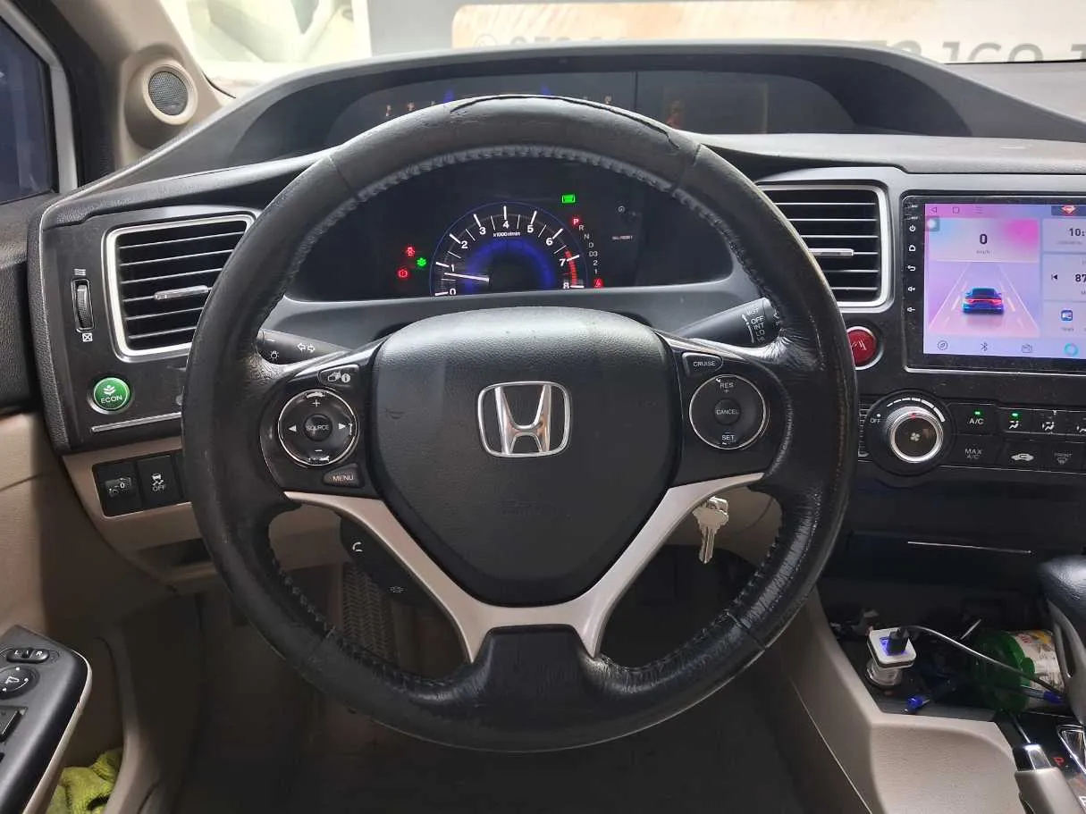 Car image 16
