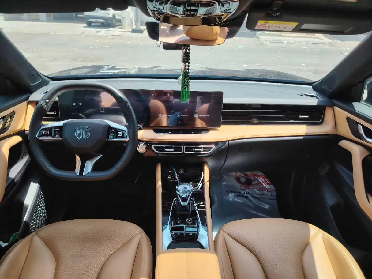 Car image 20