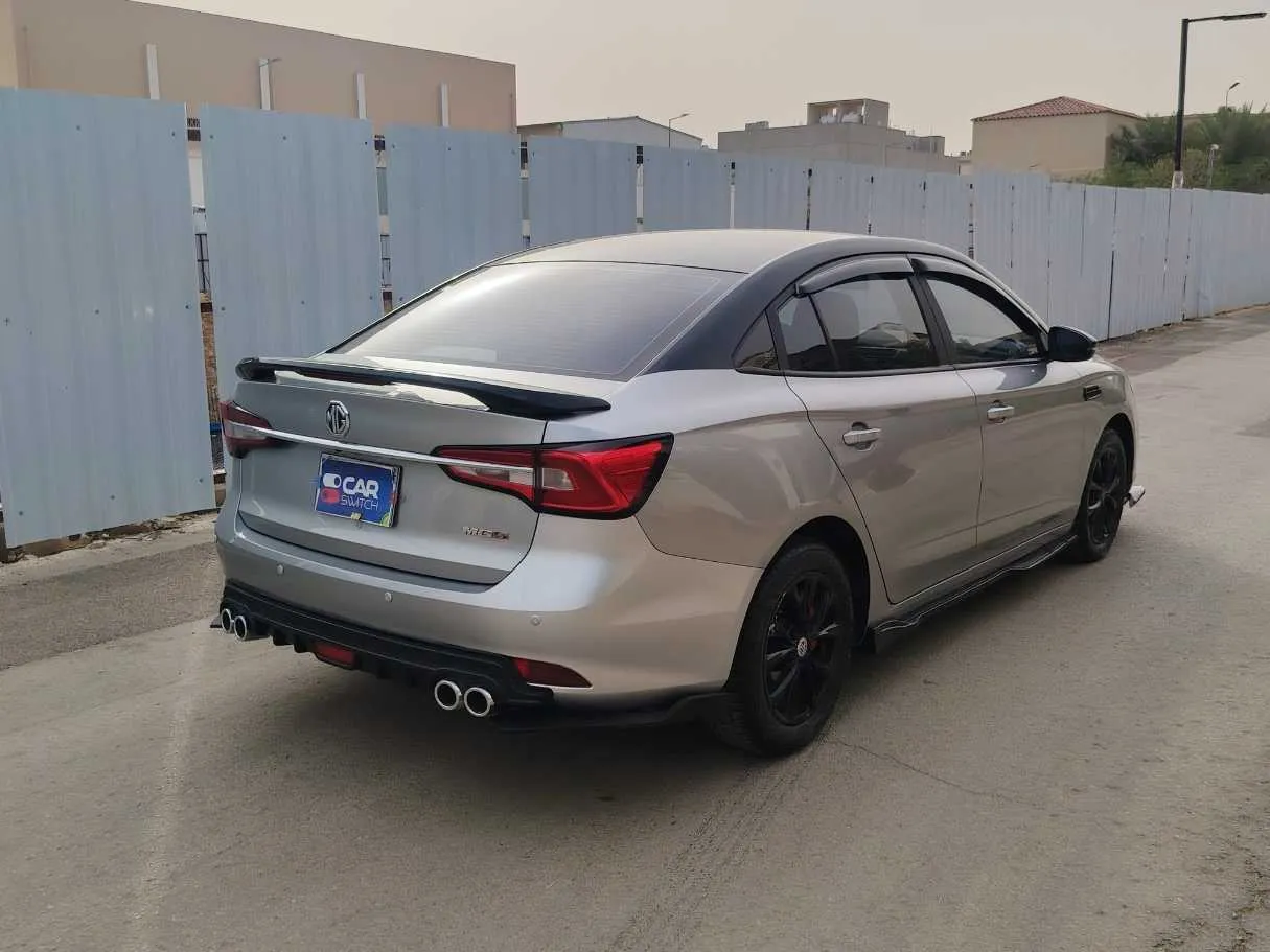 Car image 5
