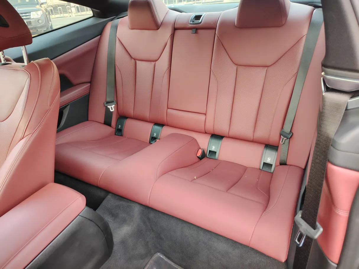 Car image 30