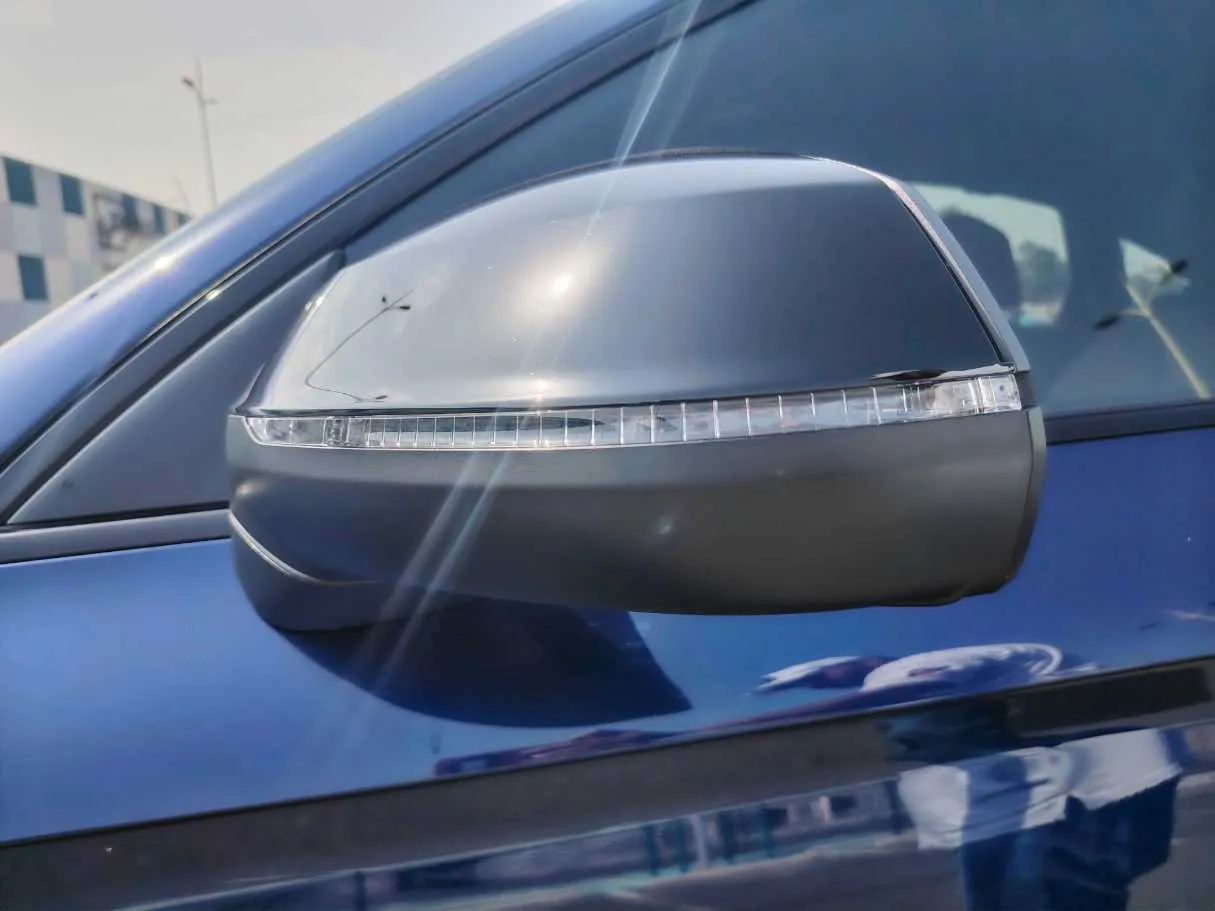 Car image 28