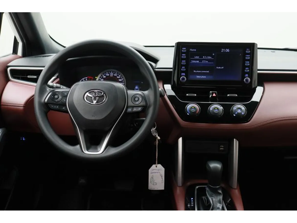 Car image 15